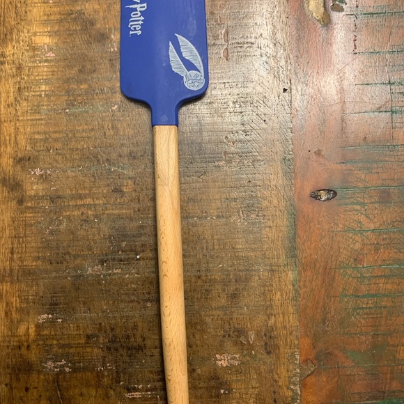 Williams Sonoma Harry Potter Ravenclaw Silicone Spatula Wood Christmas Cookies - Picture 3 of 3